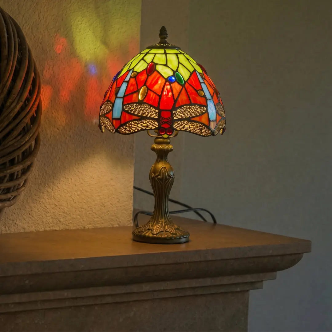 Verlichte Tiffany lamp tafellamp Libellula Azul ⌀20 cm in interieur – oranje glas-in-lood kap met blauwe libellenmotieven, warm licht, bronzen voet