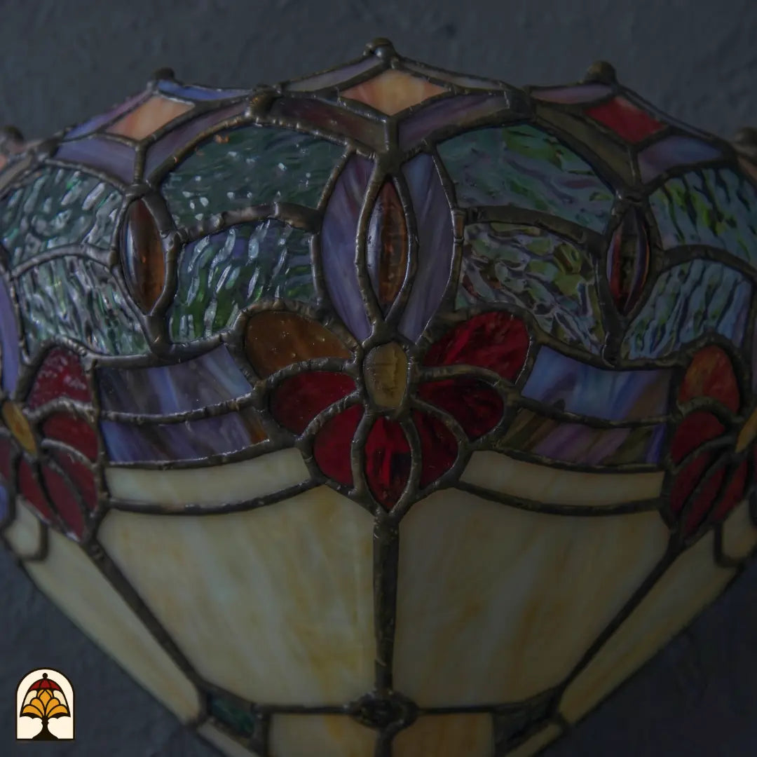 Tiffany wandlamp Giglio Rubino onverlicht – daglichtkleuren rood en amber