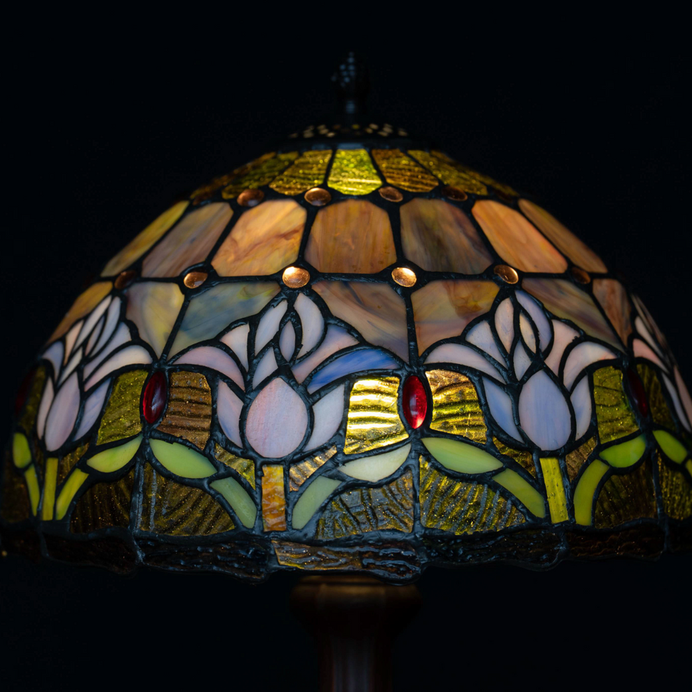 Dezelfde lamp met het licht aan