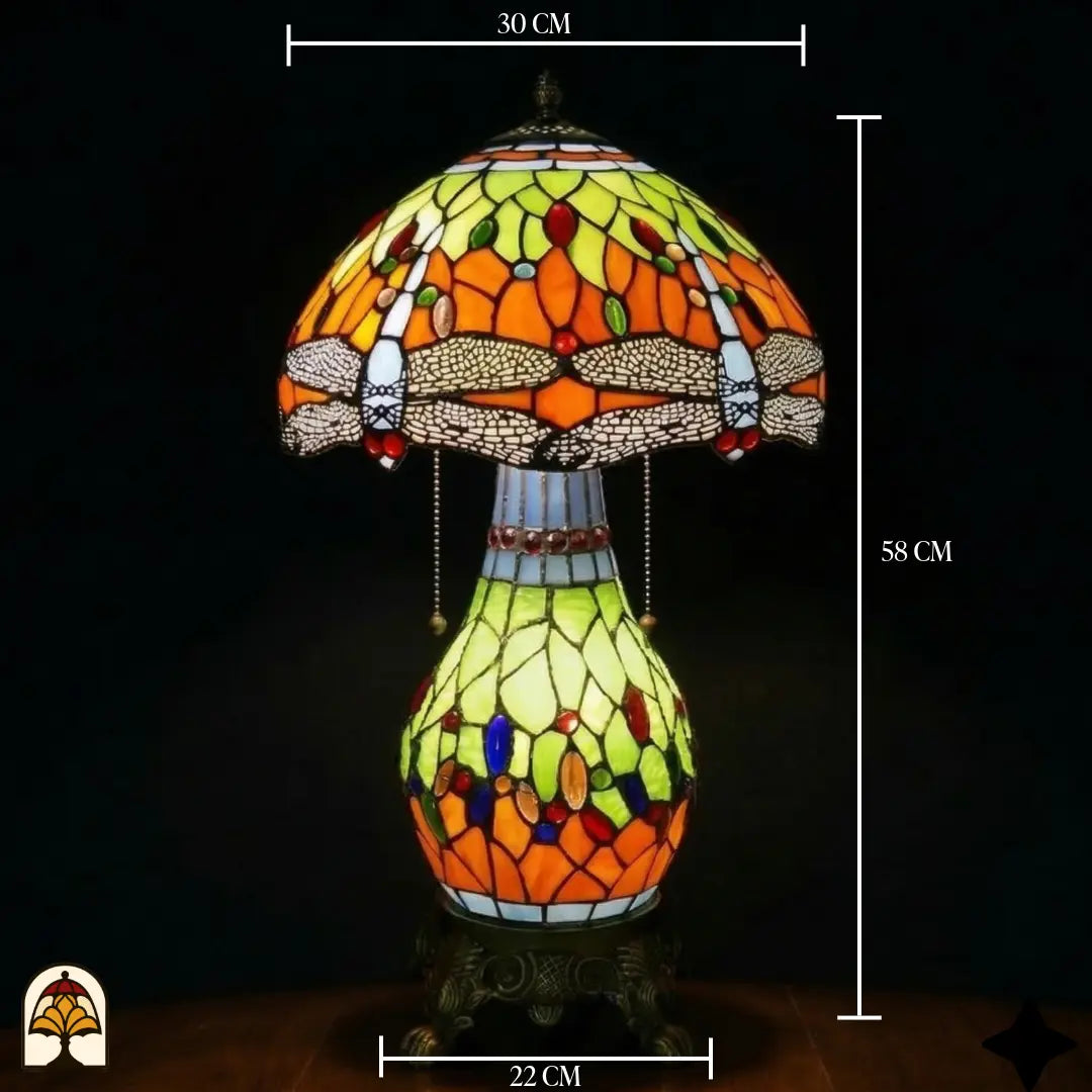Maatafbeelding Tiffany tafellamp Libellula Lumina ⌀30: kapbreedte 30 cm, voetbreedte 22 cm, totale hoogte 58 cm