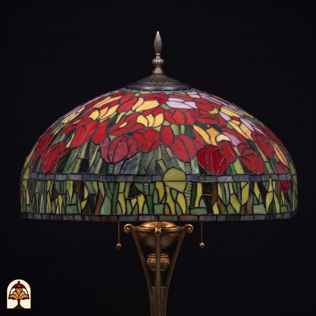 Tiffany vloerlamp Tulipa Rosso Azul ⌀50 cm – close-up onverlichte kap, rode tulpen, groene bladeren en blauwgrijze onderrand
