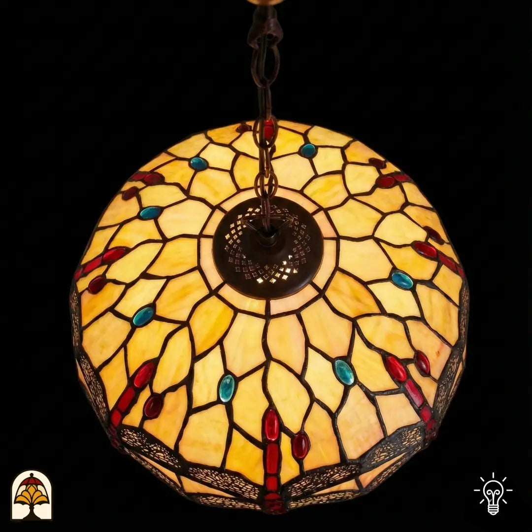 Bovenaanzicht verlichte kap Tiffany hanglamp Libelle, geel-amber glas-in-lood met rode en blauwe accenten en libellenmotieven, centrale bronzen fitting