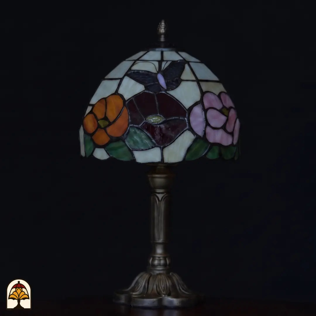 Tiffany tafellamp Papilio Reginae ⌀20 cm onverlicht – kleurrijke bloemen op crème kap, daglichtkleuren