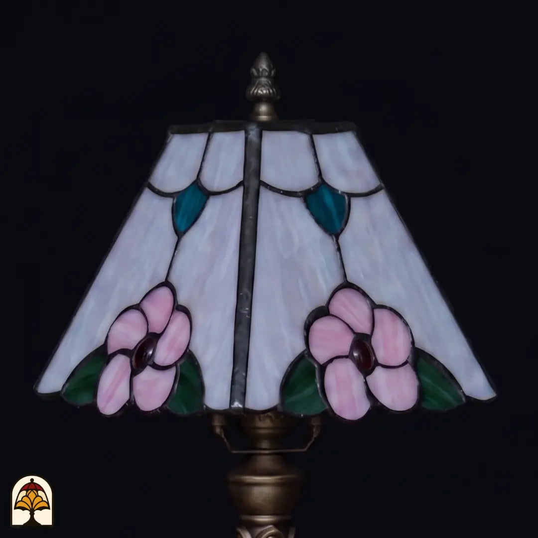Close-up lampenkap Rosa Zaffiro onverlicht – roze en groene glasdetails