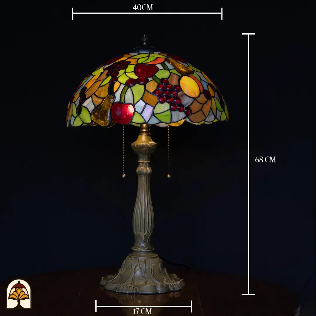 Maatafbeelding Tiffany tafellamp Frutta Viva — kapdiameter ⌀40 cm, totale hoogte 68 cm, voetdiameter 17 cm