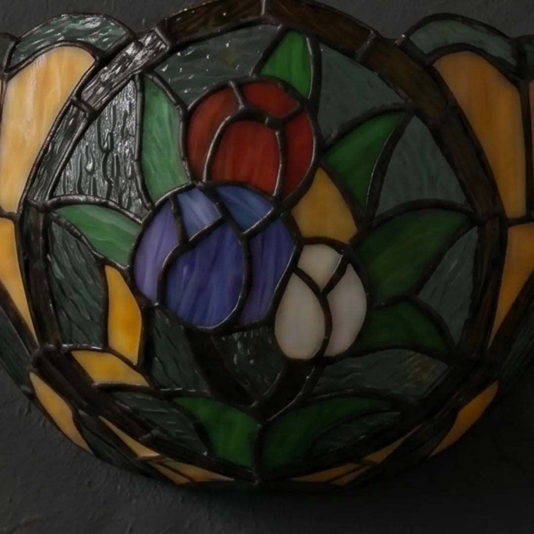 Tiffany wandlamp Tulipa Tricolore – detailfoto muurbevestiging en montage